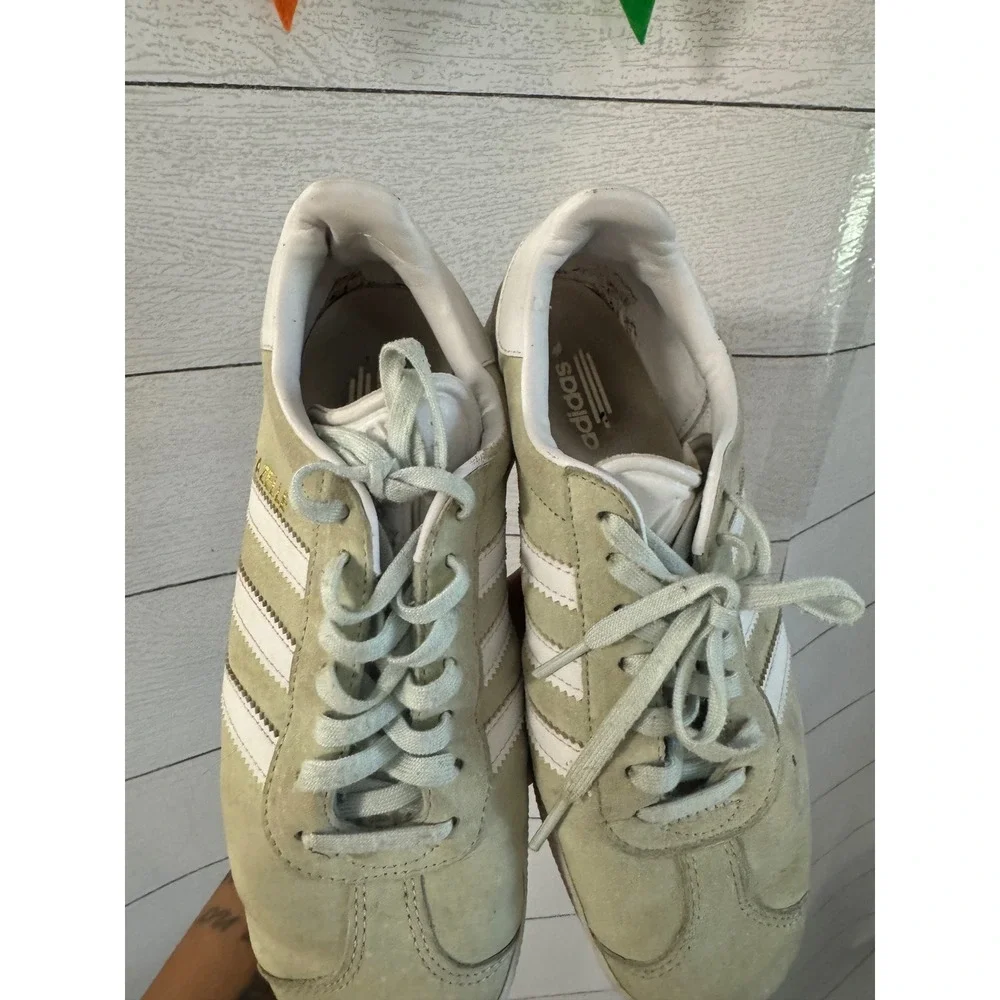Adidas Gazelle Suede Sneakers sage Green Mint White BB5473 Mens 4 Womens 5.5